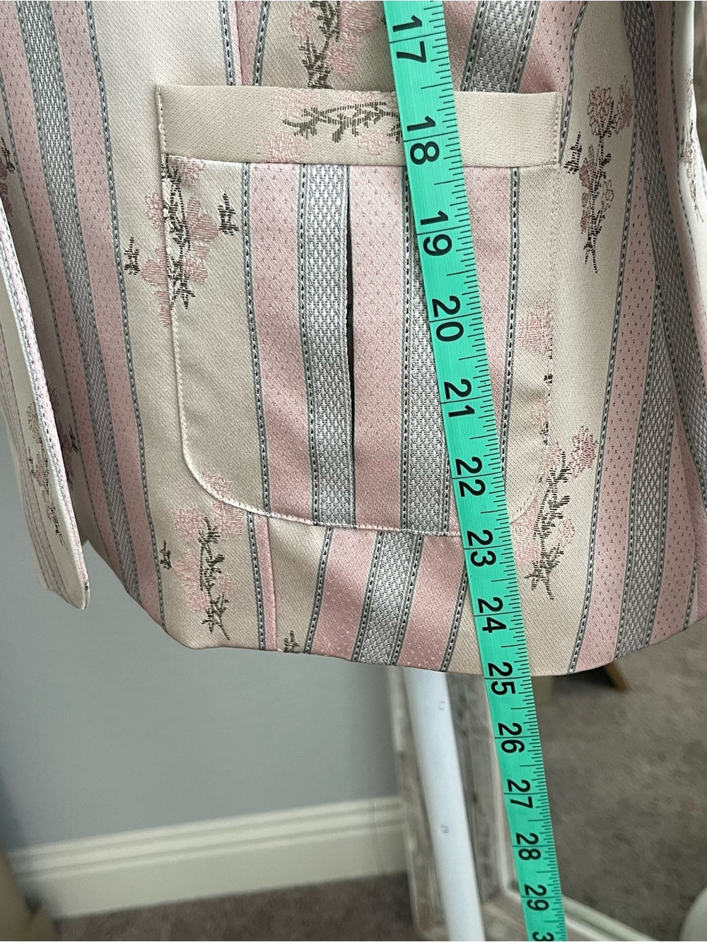 Vintage Hunt Club Pink and Cream
Floral Striped Blazer - Picture 7 of 10